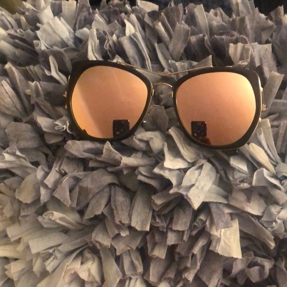 WOMEN’S reflective sunglasses 🛍 - Picture 1 of 1